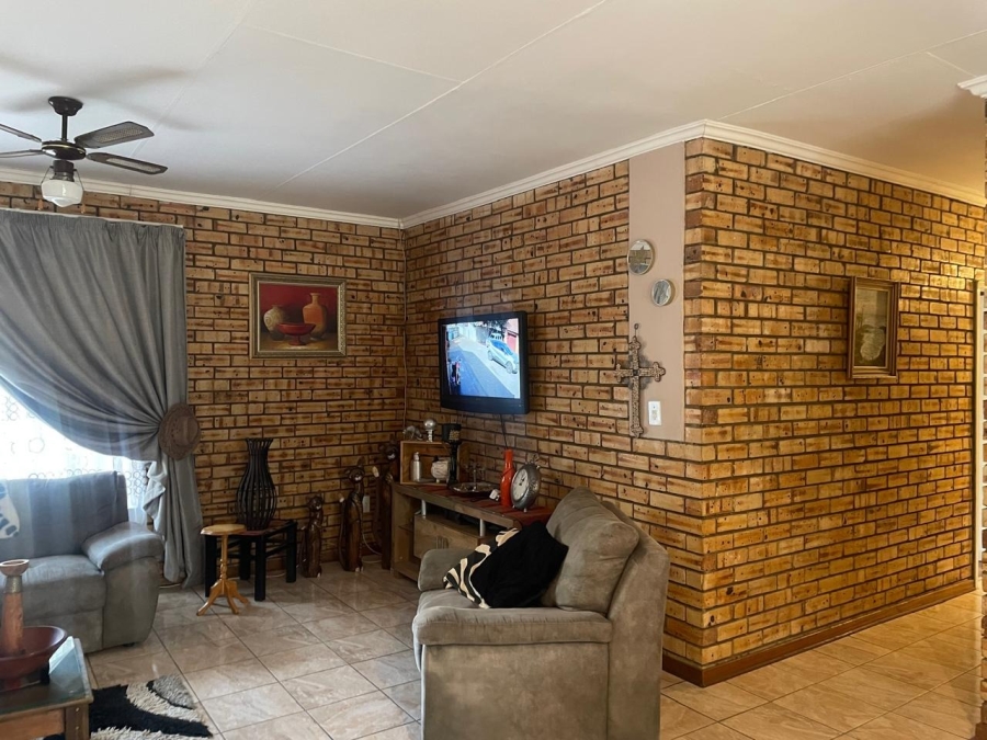 3 Bedroom Property for Sale in Rustenburg Central North West